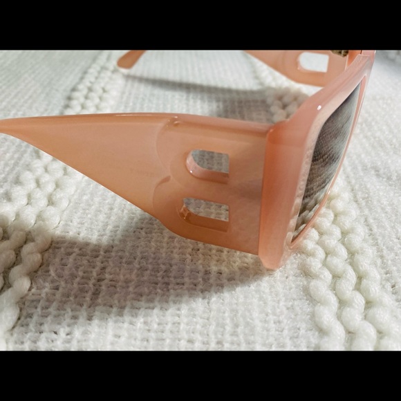 NEW $365!! BURBERRY OVERSIZE SQUARE  PINK TRANSPARENT SUNGLASSES B 4312 3874 - Picture 3 of 8